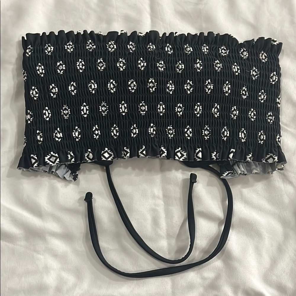 SO Black and White Bikini Top